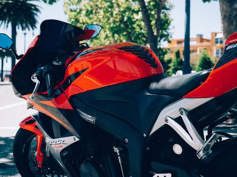 Honda CBR 650R - Foto 2